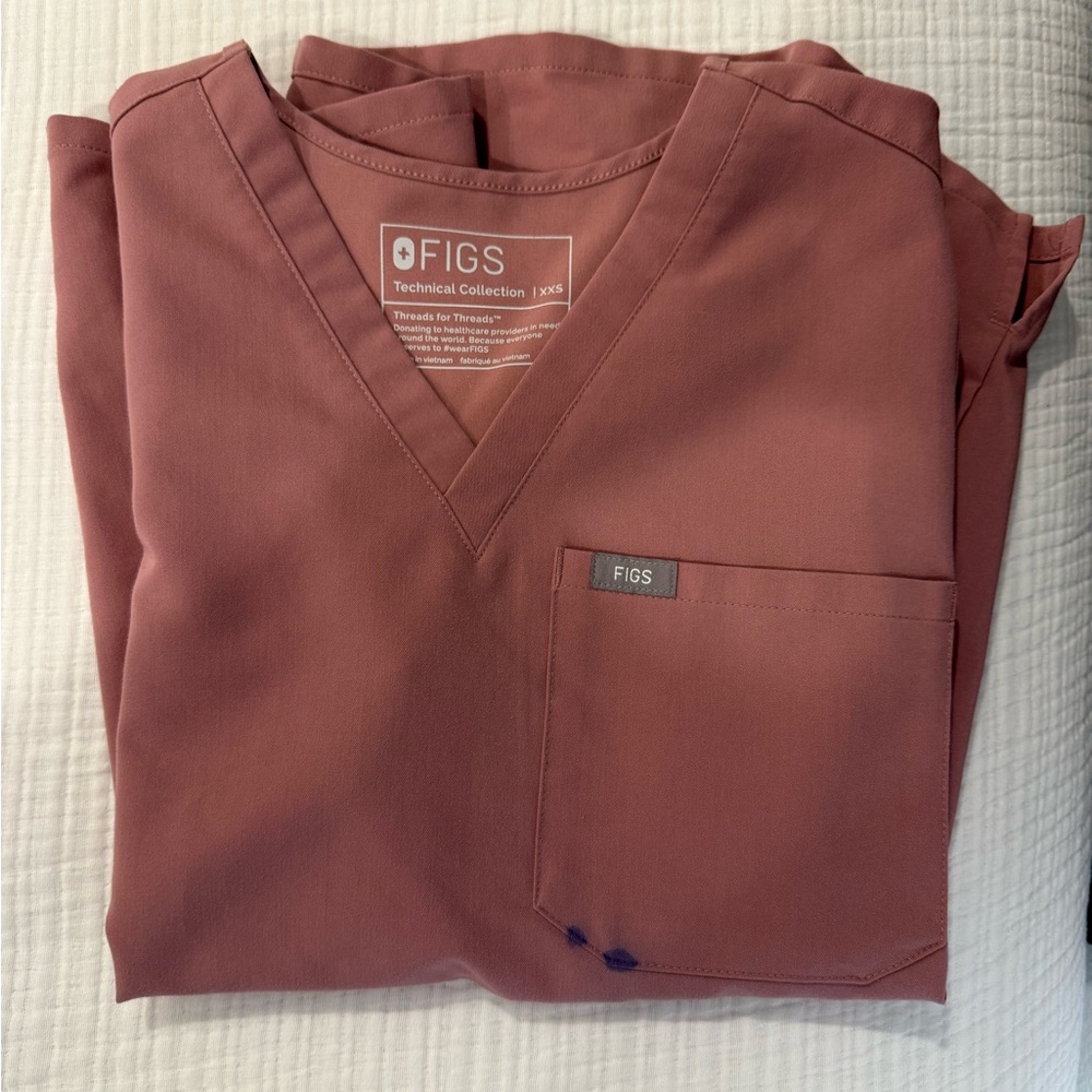 Figs catrina Women's Top in Mauve